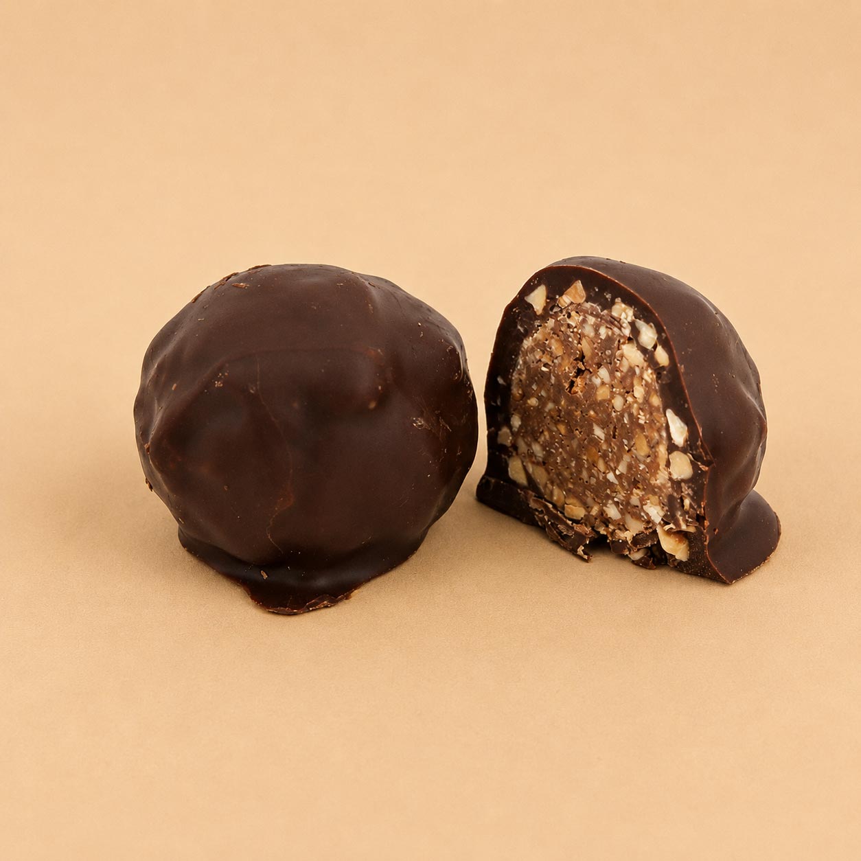 FERRARO Broken nuts with creamy hazelnut, coated with chocolate